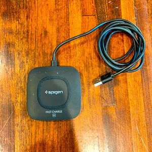 Spigen wireless fast charger (9V)